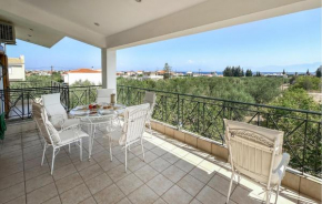 2 Bedroom Awesome Home In Kamari Xylokastro
